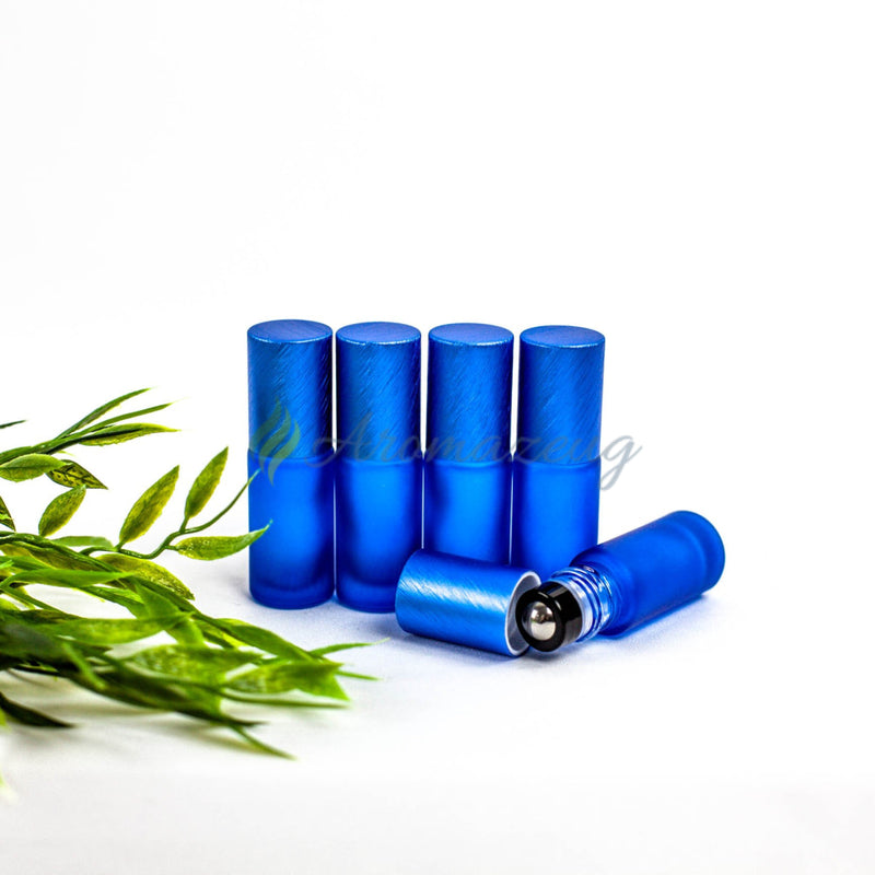 Laden Sie das Bild in Galerie -Viewer, 5 Ml Farbige Roll-On Flaschen In Matt Mit Metalldeckel Und Premium-Rollern - Paket Von Blau Flasche

