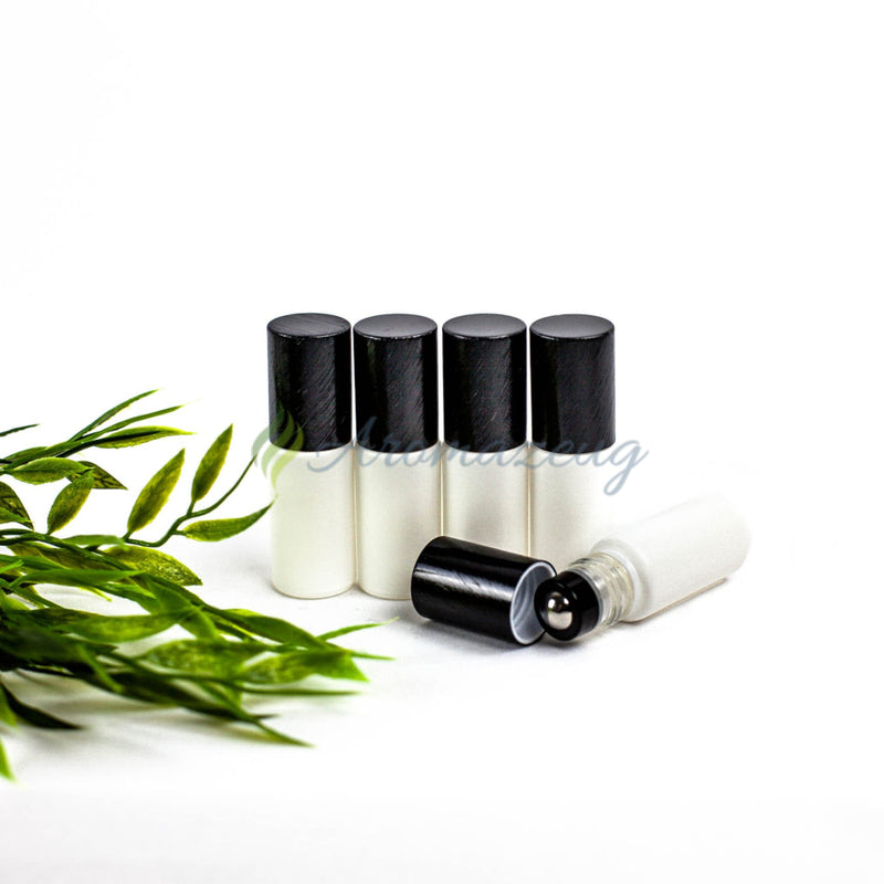 Laden Sie das Bild in Galerie -Viewer, 5 Ml Farbige Roll-On Flaschen In Matt Mit Metalldeckel Und Premium-Rollern - Paket Von Weiß Flasche
